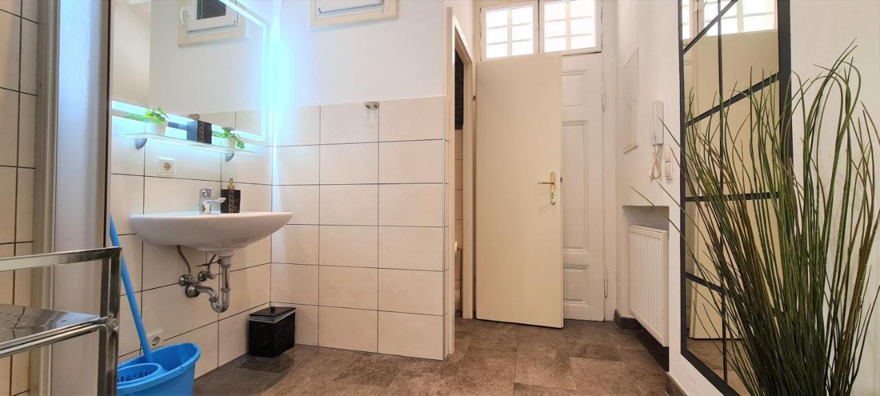 Wiener Buddha Style Flat With Inner Garden- Marzstrasse City Apartments エクステリア 写真